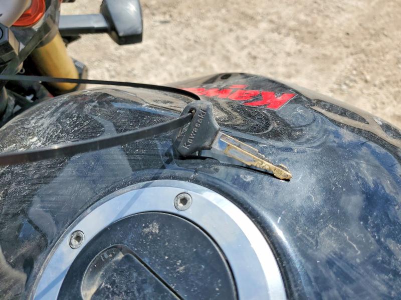 49608246 :رقم المزاد ، JKAZRCA153A009887 vin ، 2003 Kawasaki Zr1000 مزاد بيع