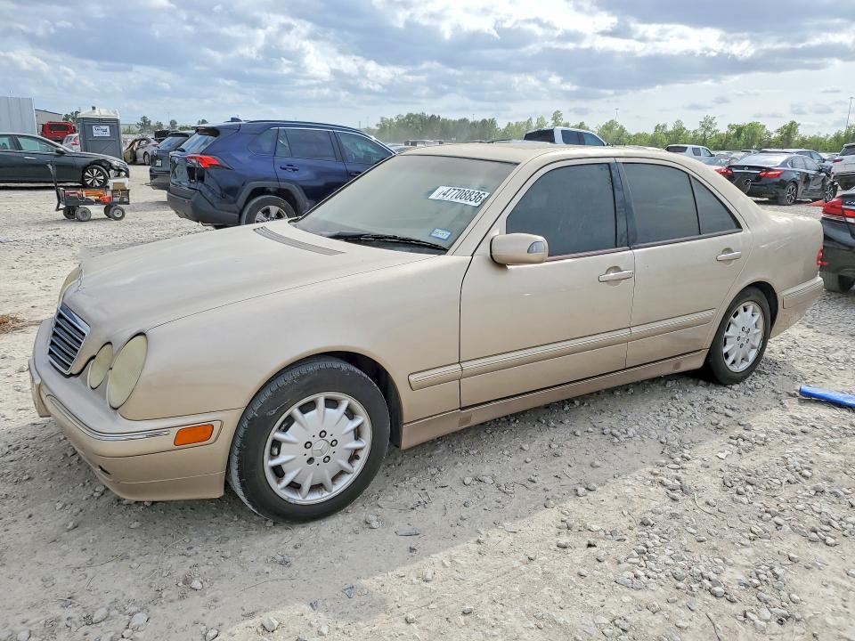 47708836 :رقم المزاد ، WDBJF65J9YB075091 vin ، 2000 Mercedes-benz E مزاد بيع