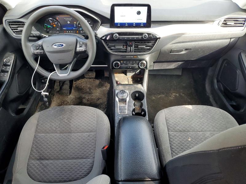 49769096 :رقم المزاد ، 1FMCU0BZ2NUB27051 vin ، 2022 Ford Escape مزاد بيع