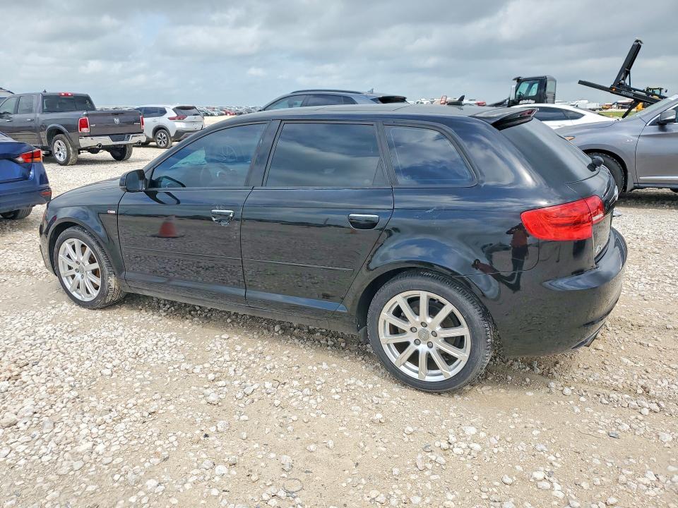 Продажа на аукционе авто 2011 Audi A3, vin: WAUMFAFM8BA136564, номер лота: 49400696