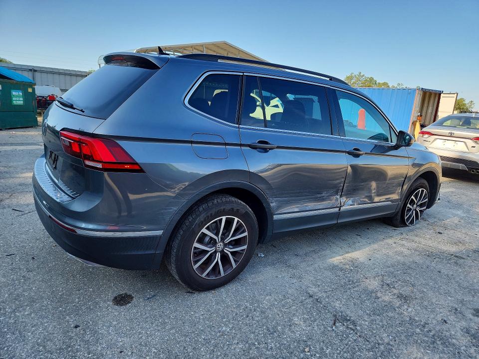 Продажа на аукционе авто 2020 Volkswagen Tiguan, vin: 3VV3B7AX2LM062921, номер лота: 51727446