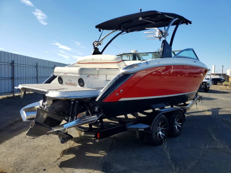 48874086 :رقم المزاد ، FGE5S003I516 vin ، 2016 Cobalt Boat مزاد بيع