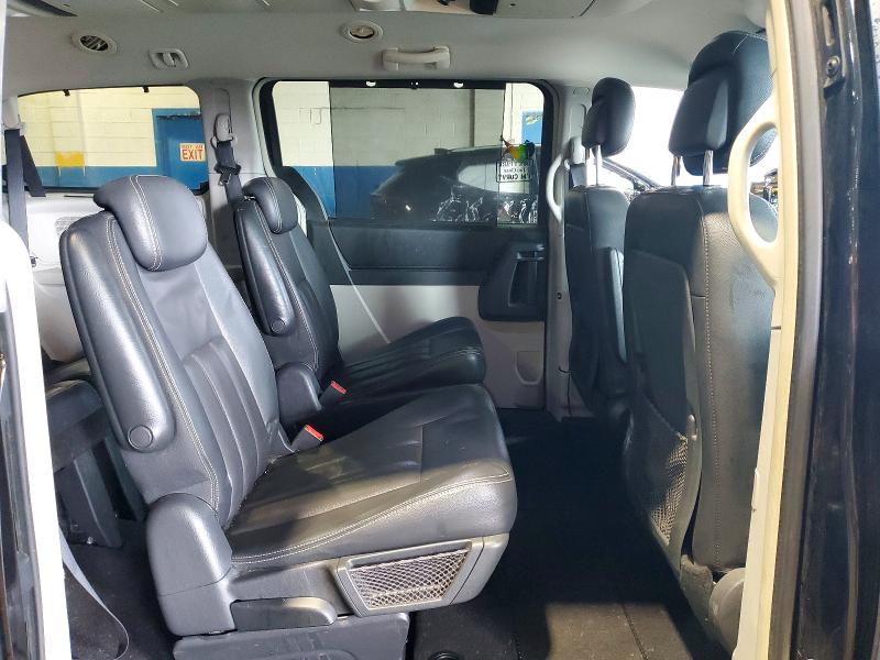 50002526 :رقم المزاد ، 2A4RR8D16AR405151 vin ، 2010 Chrysler Town & Country مزاد بيع