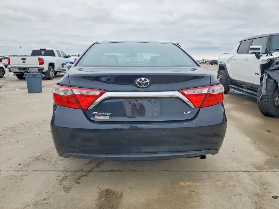 51886666 :رقم المزاد ، 4T4BF1FK8FR478546 vin ، 2015 Toyota Camry مزاد بيع
