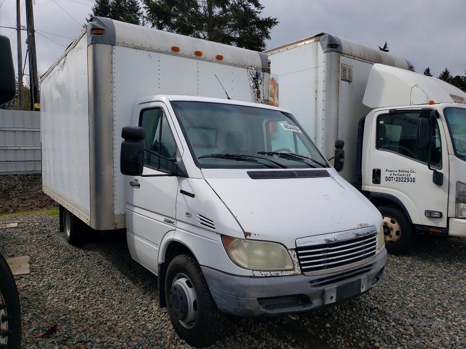 48544456 :رقم المزاد ، WDPPD944555785591 vin ، 2005 Freigliner Sprinter مزاد بيع