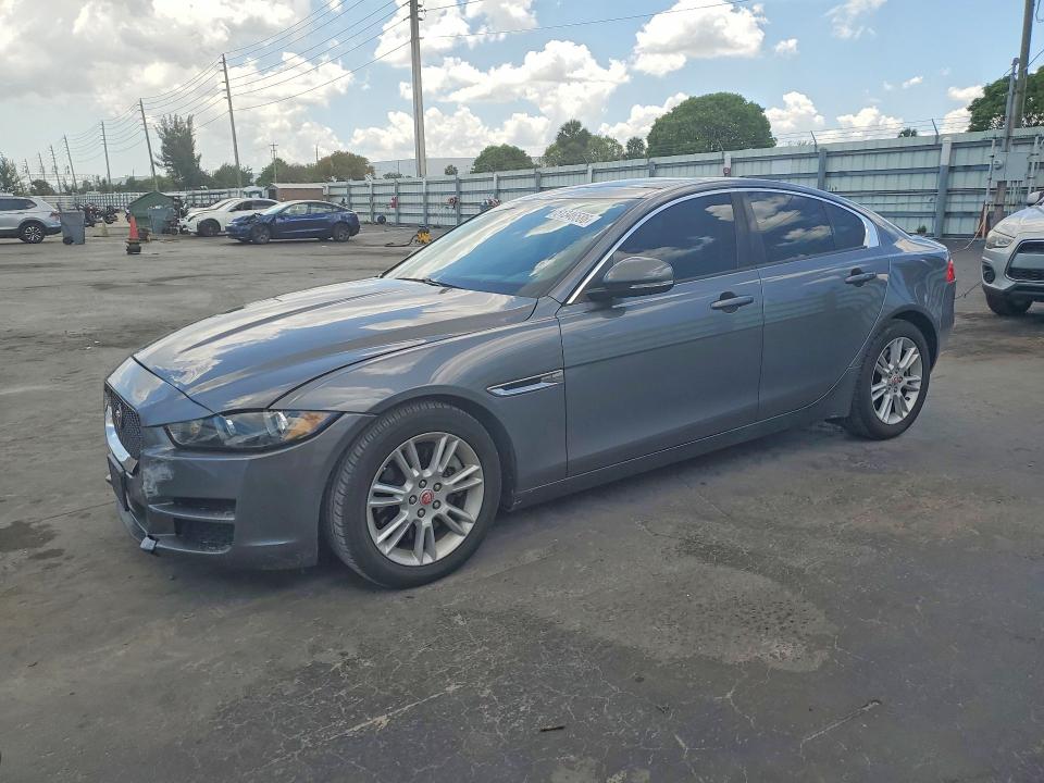 51346586 :رقم المزاد ، SAJAD4FX7JCP28761 vin ، 2018 Jaguar Xe مزاد بيع