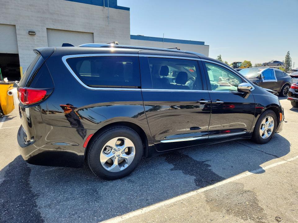 51486296 :رقم المزاد ، 2C4RC1N71JR356314 vin ، 2018 Chrysler Pacifica مزاد بيع