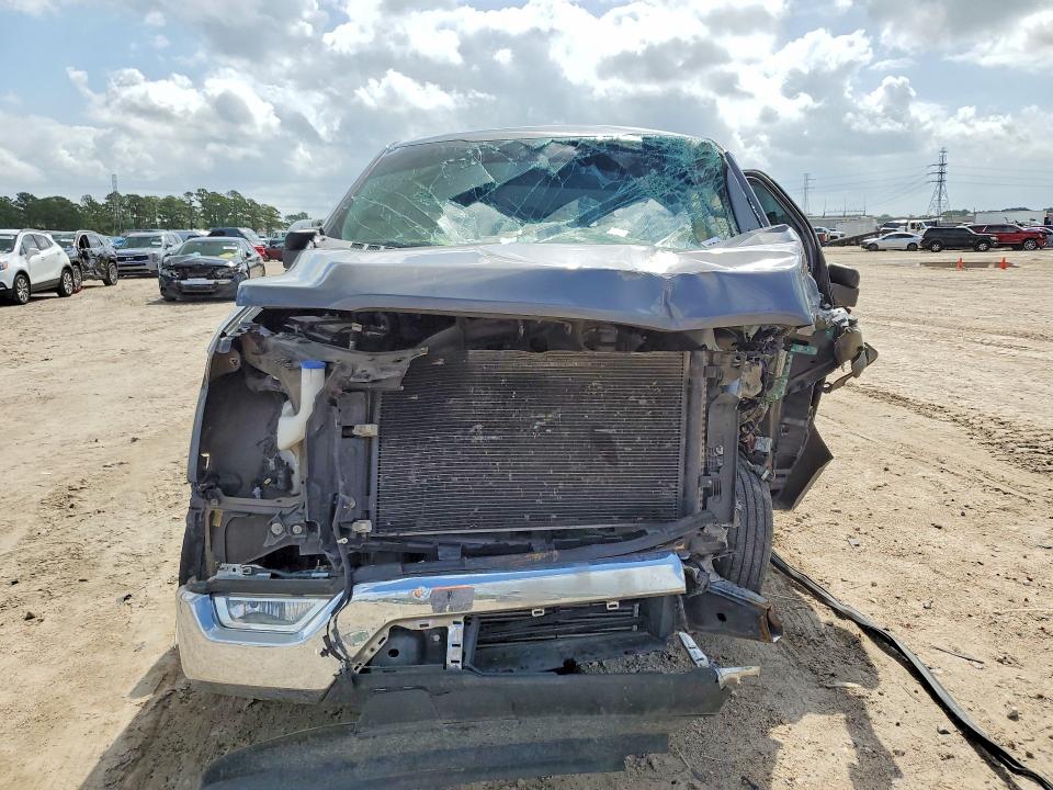49705316 :رقم المزاد ، 1FTEW1CP1NFA46511 vin ، 2022 Ford F150 مزاد بيع
