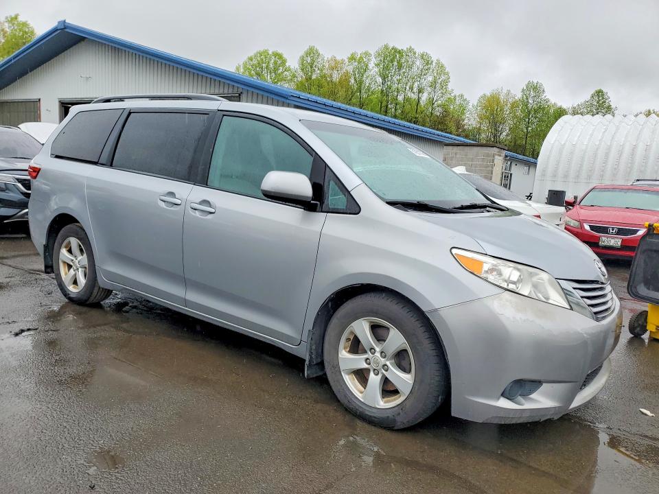 Aukcja sprzedaży 2017 Toyota Sienna, vin: 5TDKZ3DC6HS782155, numer aukcji: 51831776