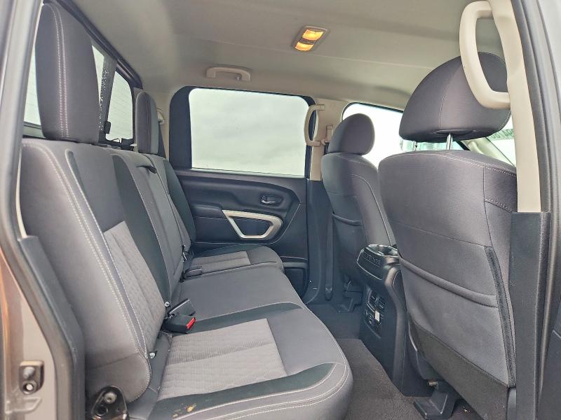 51994786 :رقم المزاد ، 1N6AA1EF6MN536557 vin ، 2021 Nissan Titan مزاد بيع