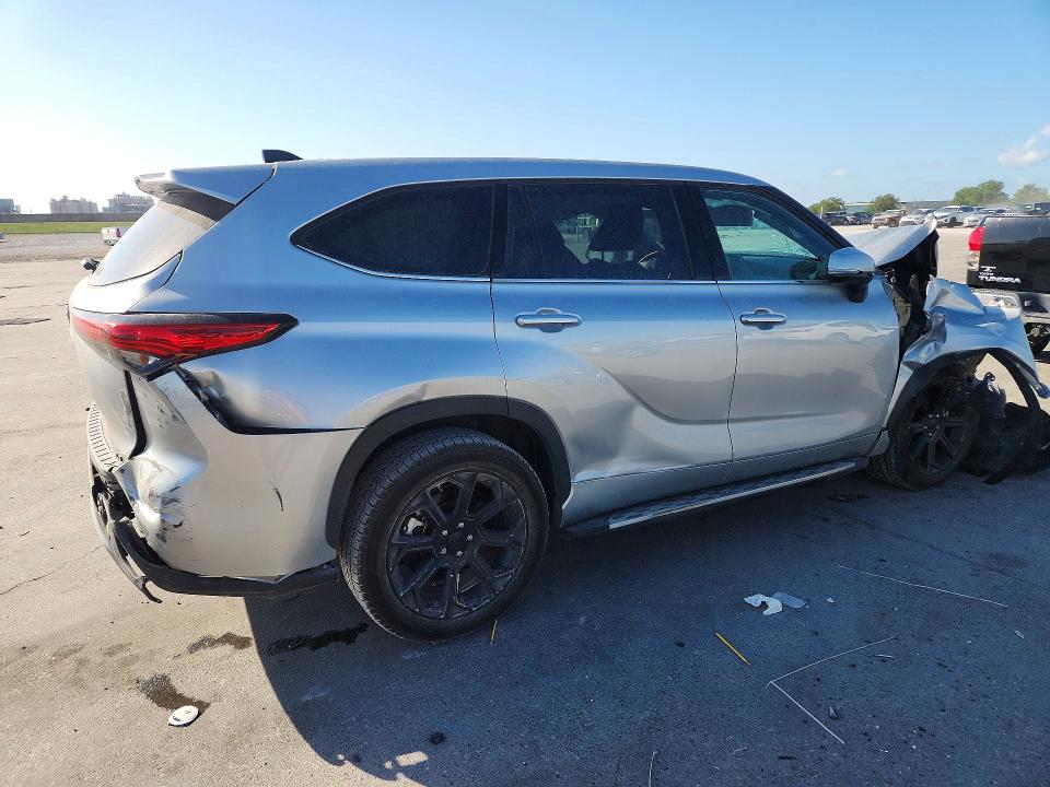 50295466 :رقم المزاد ، 5TDZZRAH7NS121165 vin ، 2022 Toyota Highlander مزاد بيع