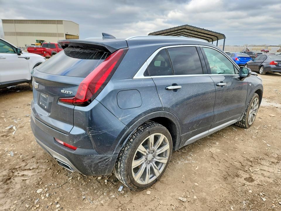 2019 Cadillac Xt4 მანქანა იყიდება აუქციონზე, vin: 1GYFZDR45KF132713, აუქციონის ნომერი: 48648316