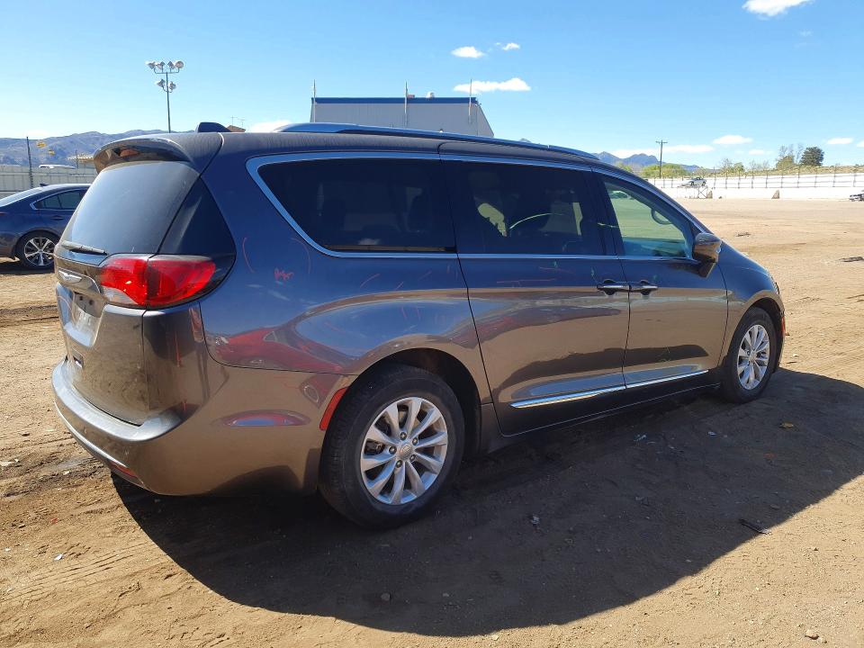 Продажа на аукционе авто 2018 Chrysler Pacifica, vin: 2C4RC1BG8JR356220, номер лота: 50290946