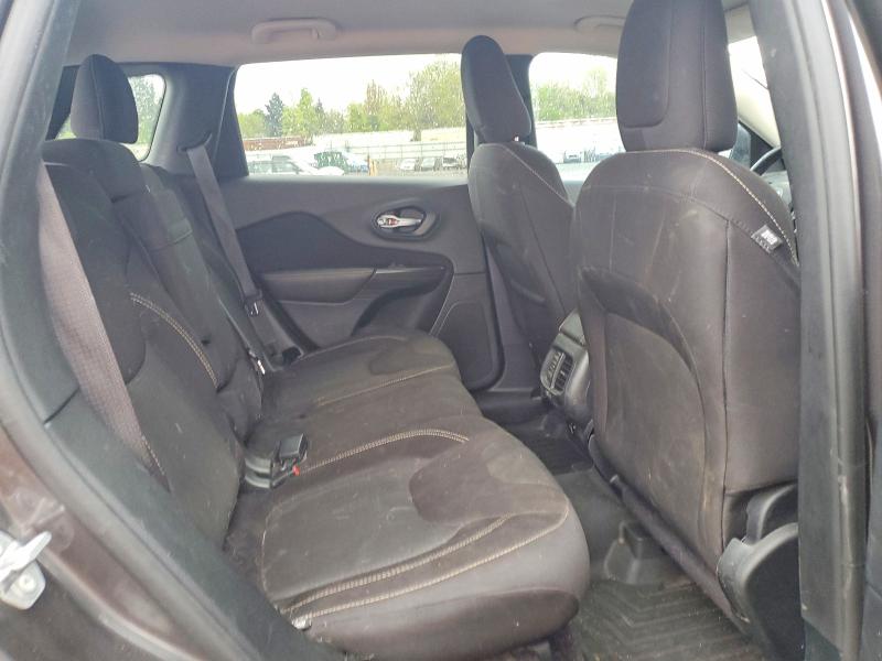 49484276 :رقم المزاد ، 1C4PJLCB7GW374185 vin ، 2016 Jeep Cherokee مزاد بيع