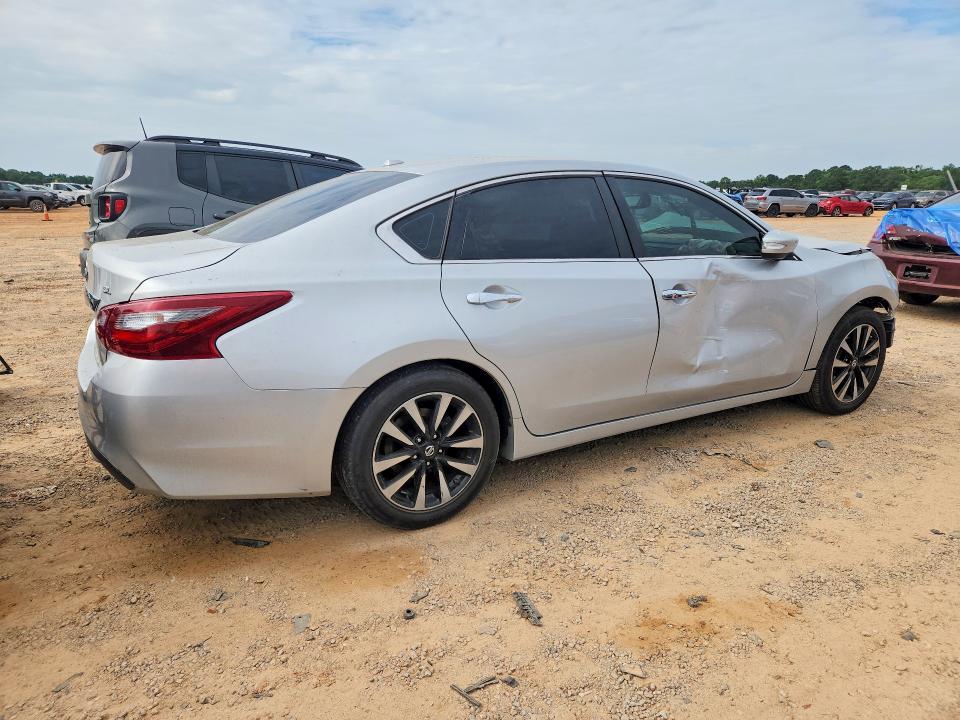 50504786 :رقم المزاد ، 1N4AL3AP0JC114935 vin ، 2018 Nissan Altima مزاد بيع
