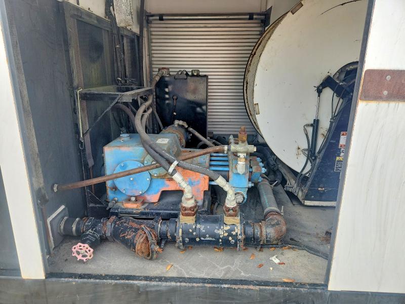 48489246 :رقم المزاد ، 01524 vin ، 2010 Other Tractor مزاد بيع