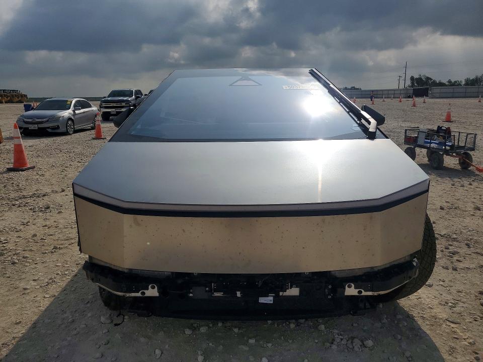 50323656 :رقم المزاد ، 7G2CEHED3RA010782 vin ، 2024 Tesla Cybertruck مزاد بيع