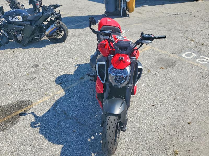 49261506 :رقم المزاد ، ZDMGAR1WXSB005964 vin ، 2025 Ducati Diavel مزاد بيع