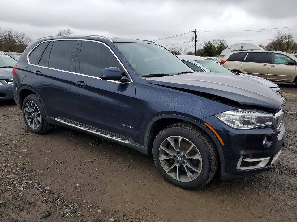 48083856 :رقم المزاد ، 5UXKR0C51J0X88826 vin ، 2018 Bmw X5 مزاد بيع