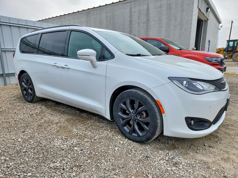 Продажа на аукционе авто 2018 Chrysler Pacifica, vin: 2C4RC1GG8JR261911, номер лота: 51683366