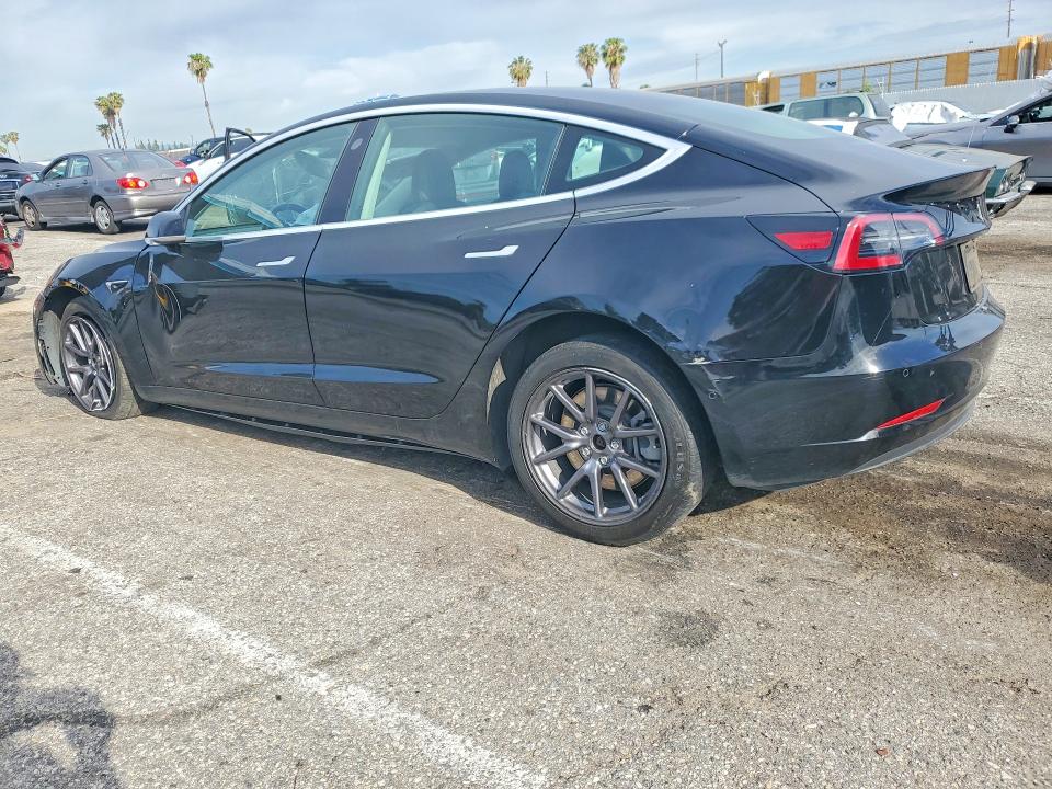 48696176 :رقم المزاد ، 5YJ3E1EA0KF325175 vin ، 2019 Tesla Model 3 مزاد بيع