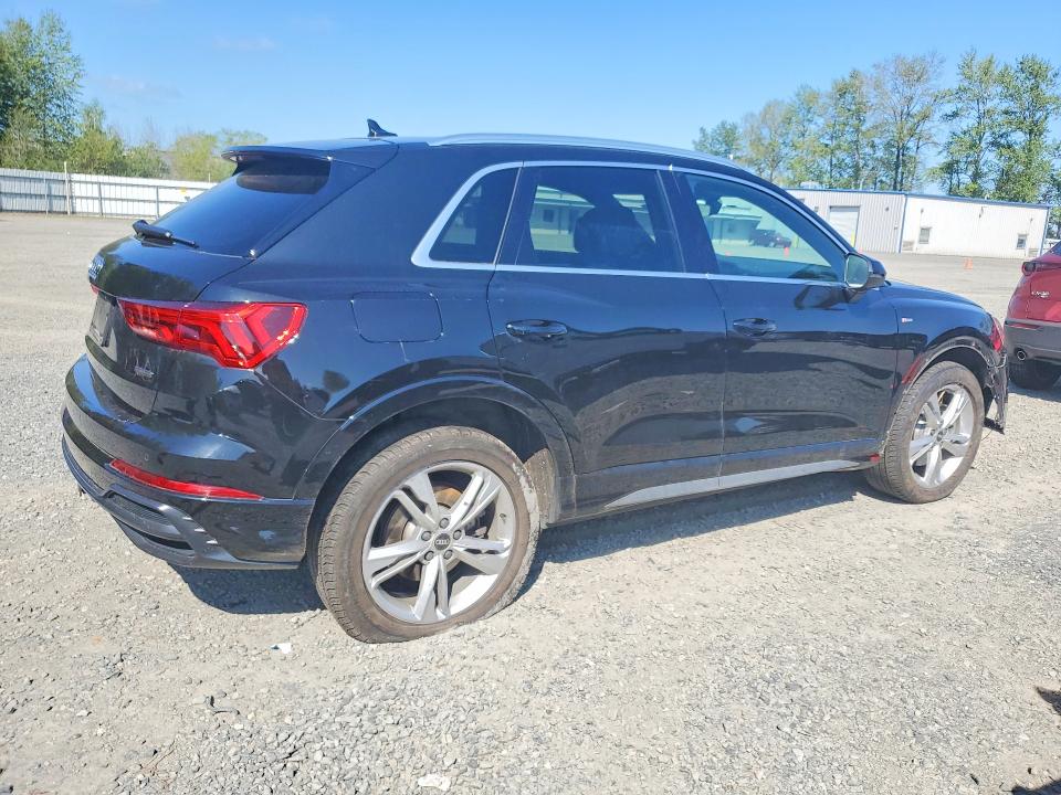 51588836 :رقم المزاد ، WA1EECF36M1076763 vin ، 2021 Audi Q3 مزاد بيع