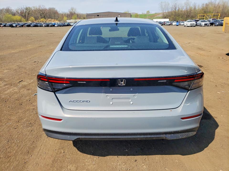 Продажа на аукционе авто 2025 Honda Accord, vin: 1HGCY1F40SA071168, номер лота: 49975526