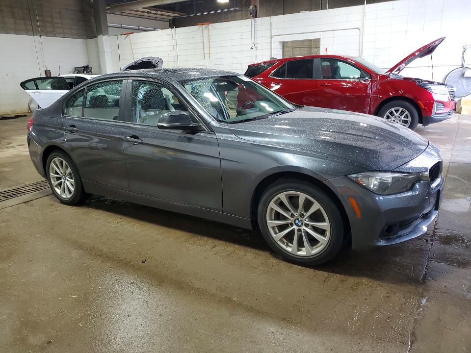 51118706 :رقم المزاد ، WBA8E5G36HNU44397 vin ، 2017 Bmw 320 مزاد بيع