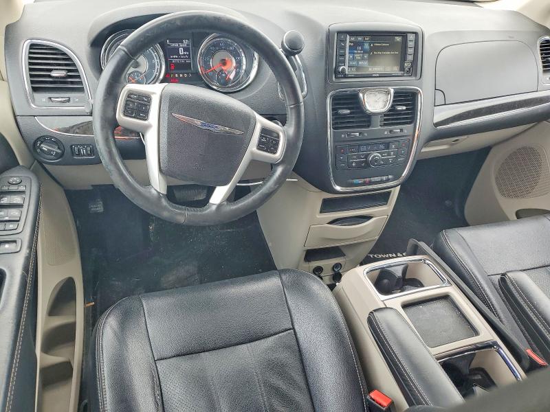 51772066 :رقم المزاد ، 2C4RC1CG6FR742527 vin ، 2015 Chrysler Town & Country مزاد بيع