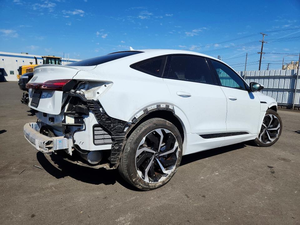 Aukcja sprzedaży 2024 Audi Q8 E-tron, vin: WA1CAAGE4RB010463, numer aukcji: 51195206
