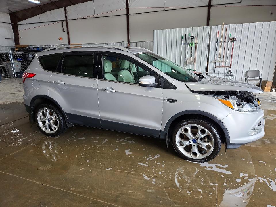 Продажа на аукционе авто 2016 Ford Escape, vin: 1FMCU9J97GUC33312, номер лота: 49721336