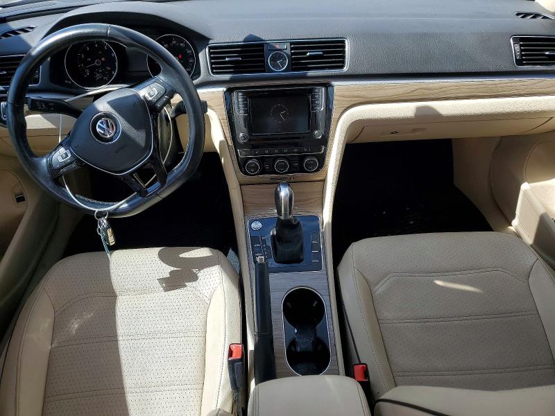 49257926 :رقم المزاد ، 1VWGT7A38HC054421 vin ، 2017 Volkswagen Passat مزاد بيع
