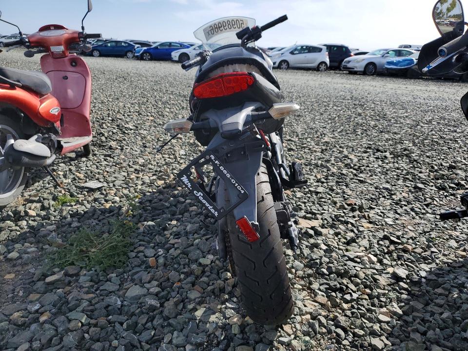 50989986 :رقم المزاد ، JKAEXEC1XBDA67586 vin ، 2011 Kawasaki Ex650 مزاد بيع