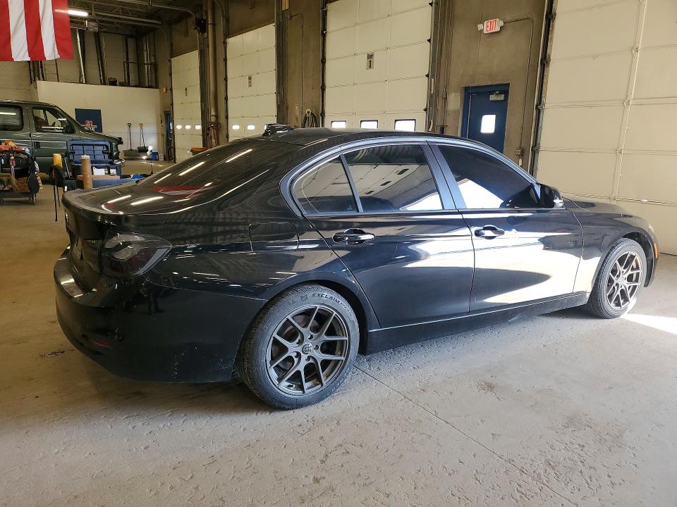 48058796 :رقم المزاد ، WBA8A9C54HK620231 vin ، 2017 Bmw 320 مزاد بيع