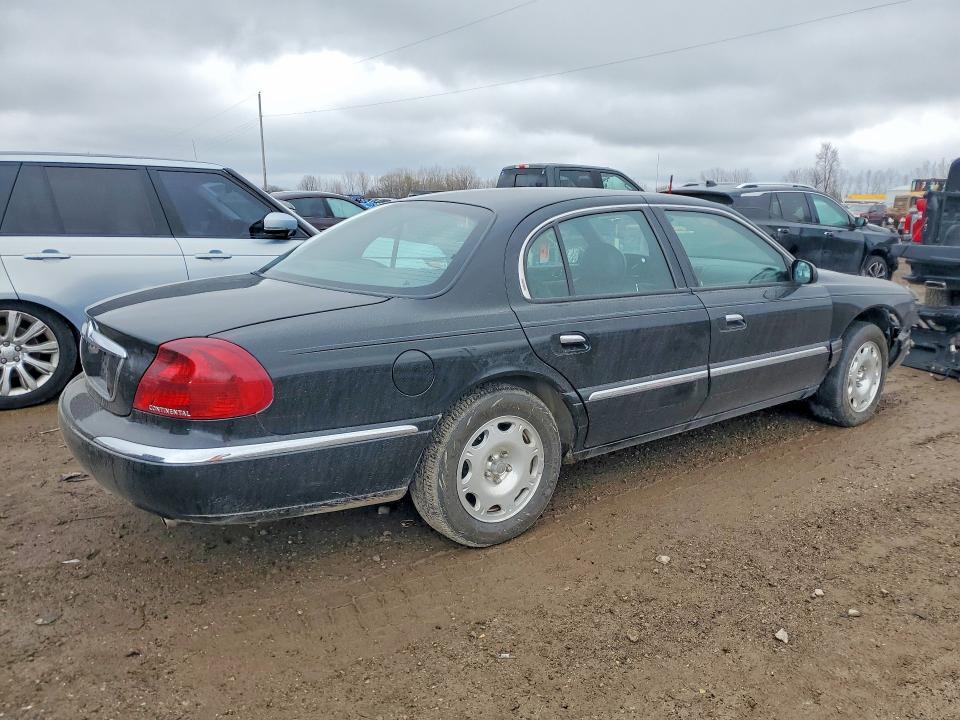 48840856 :رقم المزاد ، 1LNHM97V72Y600639 vin ، 2002 Lincoln Townhouse Continental مزاد بيع