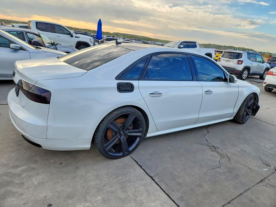 Продаж на аукціоні авто 2017 Audi A8, vin: WAU43AFD3HN016133, номер лоту: 49066356