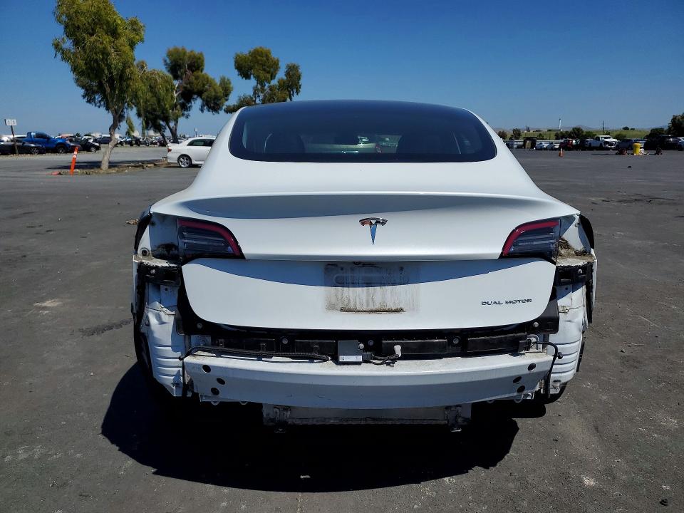 51553166 :رقم المزاد ، 5YJ3E1EB3JF107609 vin ، 2018 Tesla Model 3 مزاد بيع