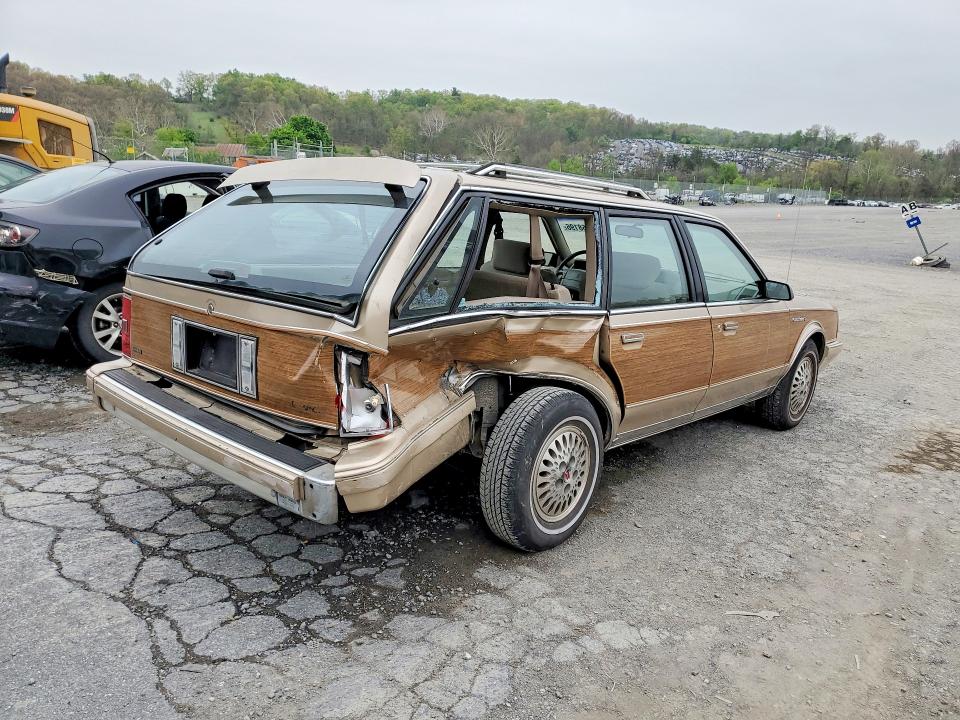 51658196 :رقم المزاد ، 1G3AJ85M8S6358345 vin ، 1995 Oldsmobile Ciera مزاد بيع
