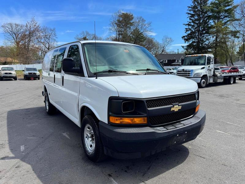 50942616 :رقم المزاد ، 1GCZGGFF4H1263542 vin ، 2017 Chev Express G3500 مزاد بيع