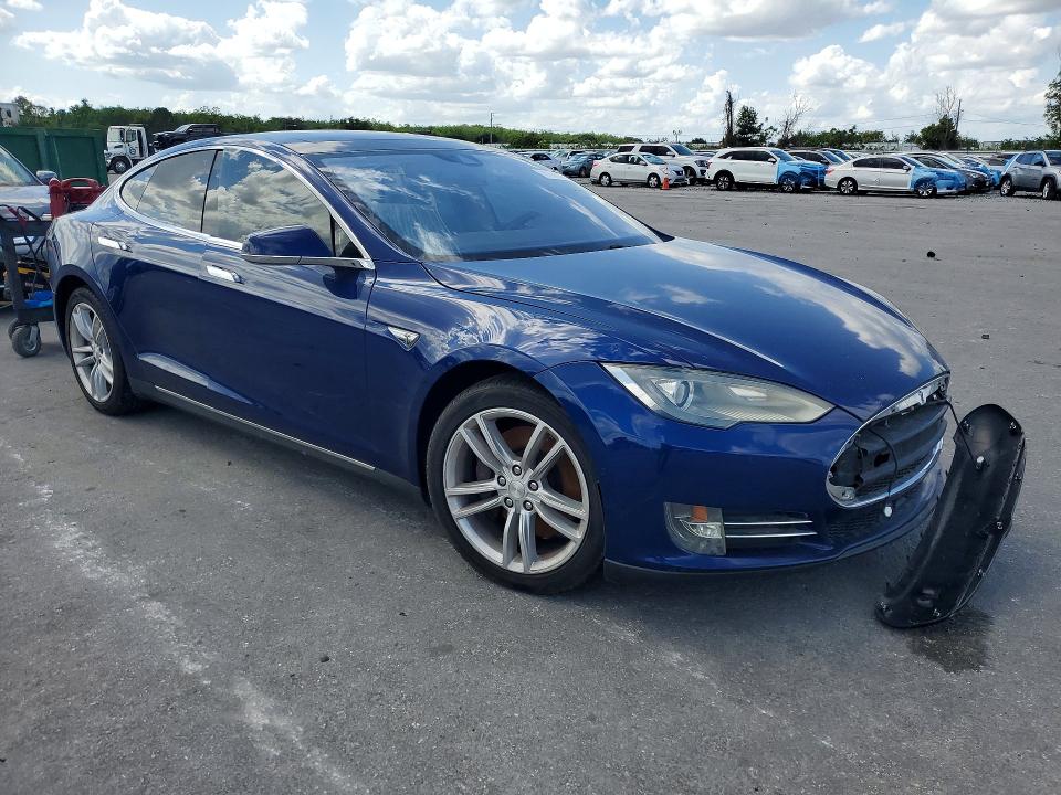 51467246 :رقم المزاد ، 5YJSA1S22FF093401 vin ، 2015 Tesla Model S مزاد بيع