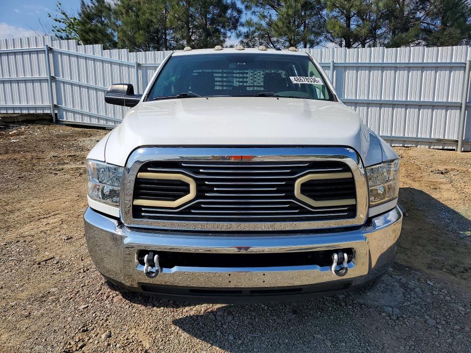 48678536 :رقم المزاد ، 3C63RRGL5JG199395 vin ، 2018 Ram 3500 مزاد بيع