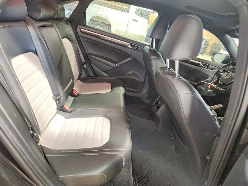 47633126 :رقم المزاد ، 1VWJM7A31JC039333 vin ، 2018 Volkswagen Passat مزاد بيع