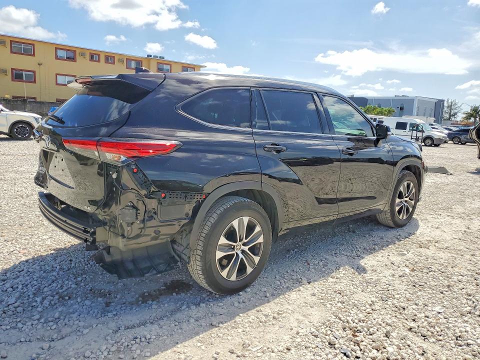 Продажа на аукционе авто 2021 Toyota Highlander, vin: 5TDGZRAH8MS081278, номер лота: 49760646