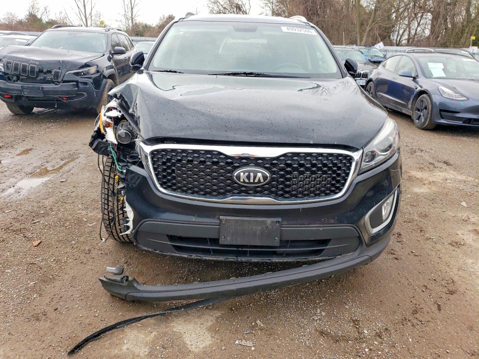49932506 :رقم المزاد ، 5XYPGDA1XJG352507 vin ، 2018 Kia Sorento مزاد بيع