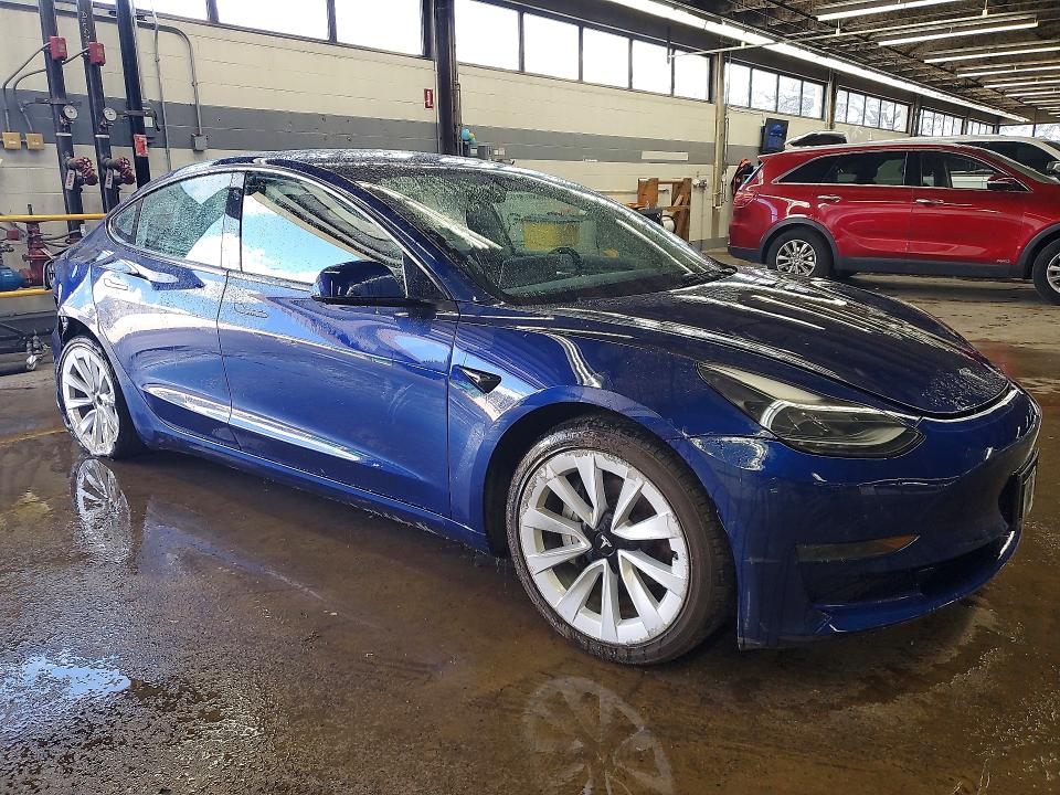 2022 Tesla Model 3 მანქანა იყიდება აუქციონზე, vin: 5YJ3E1EA0NF372288, აუქციონის ნომერი: 50135526