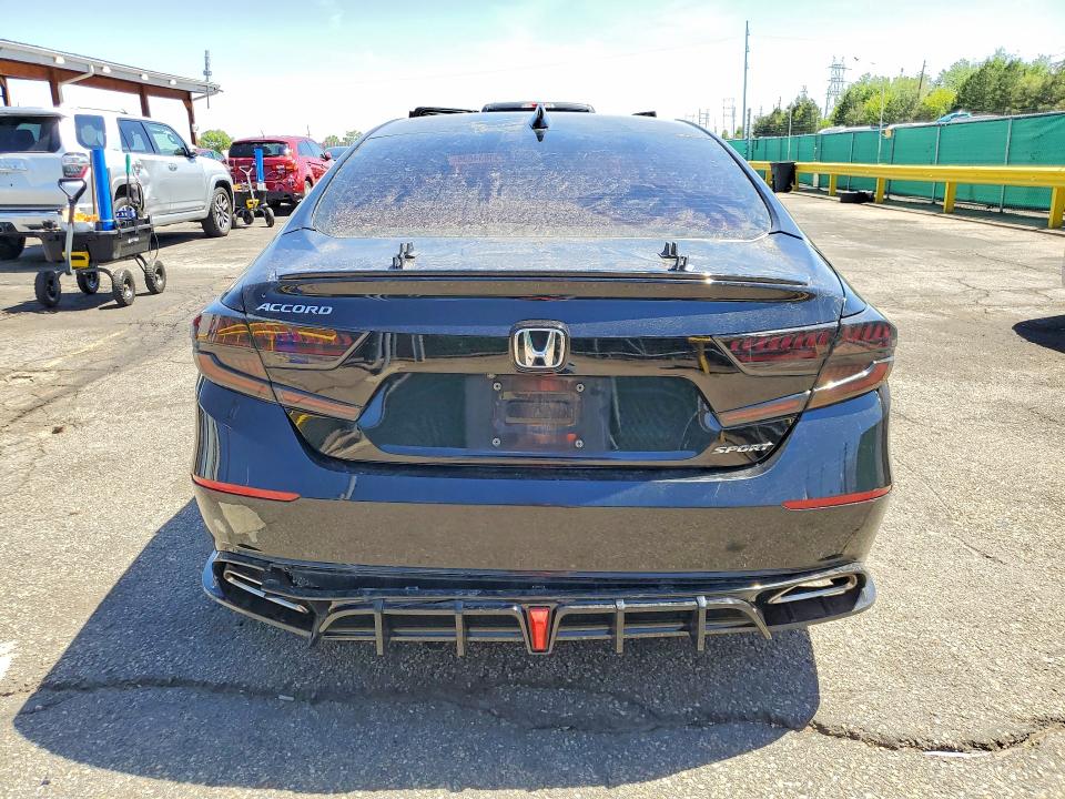 50834636 :رقم المزاد ، 1HGCV1F36JA166560 vin ، 2018 Honda Accord مزاد بيع