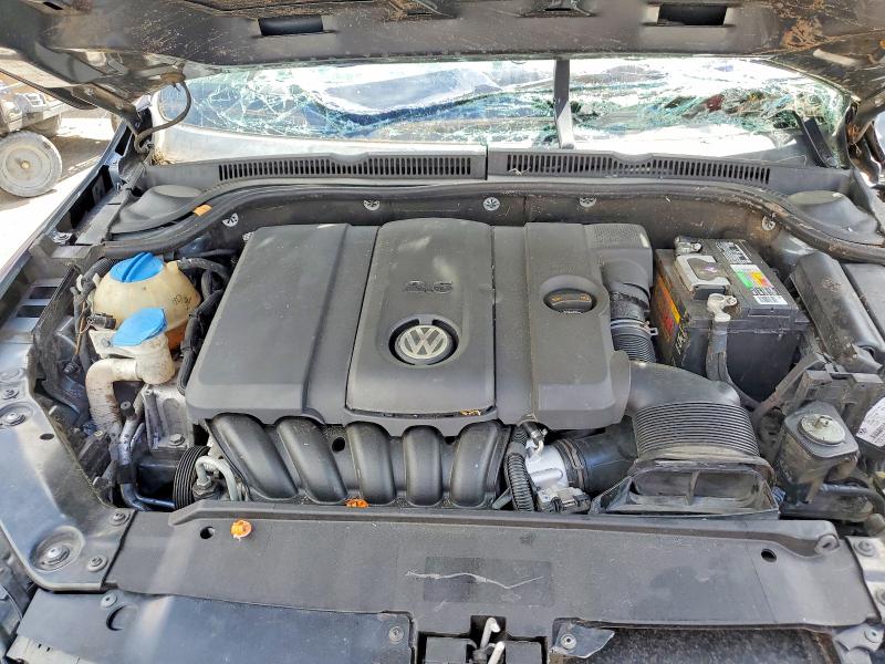 49056646 :رقم المزاد ، 3VWDP7AJ2DM377295 vin ، 2013 Volkswagen Jetta مزاد بيع