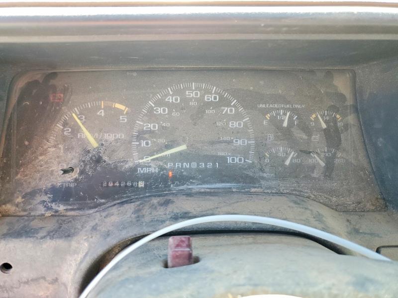 1995 Chevrolet Suburban მანქანა იყიდება აუქციონზე, vin: 3GNGC26K2SG102593, აუქციონის ნომერი: 51954656