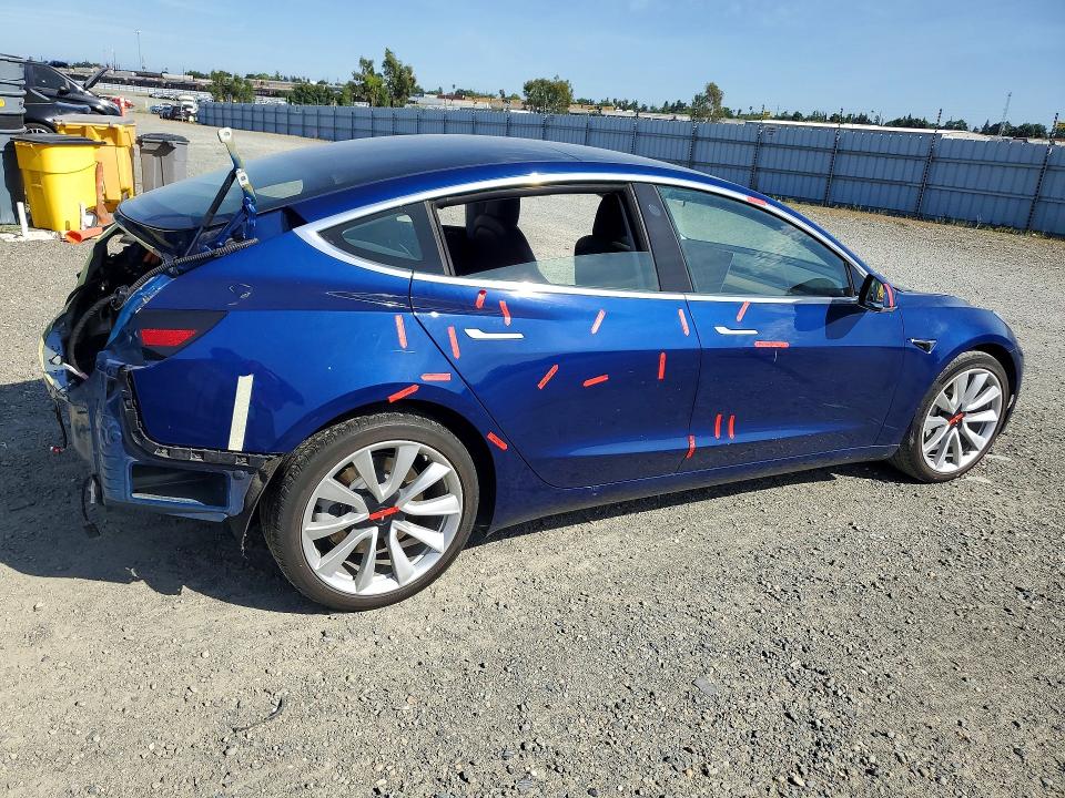47560186 :رقم المزاد ، 5YJ3E1EB2KF521661 vin ، 2019 Tesla Model 3 مزاد بيع