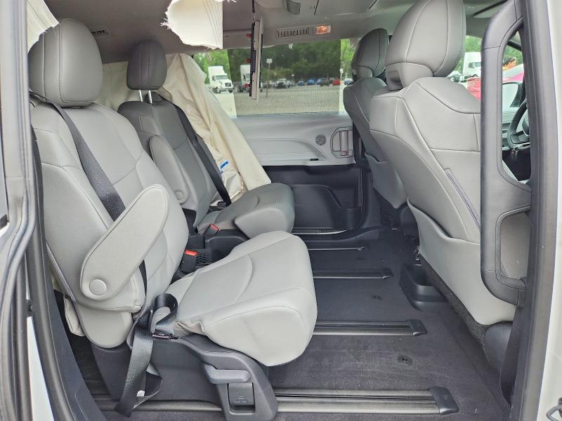 49785016 :رقم المزاد ، 5TDYSKFC5TS251981 vin ، 2026 Toyota Sienna مزاد بيع